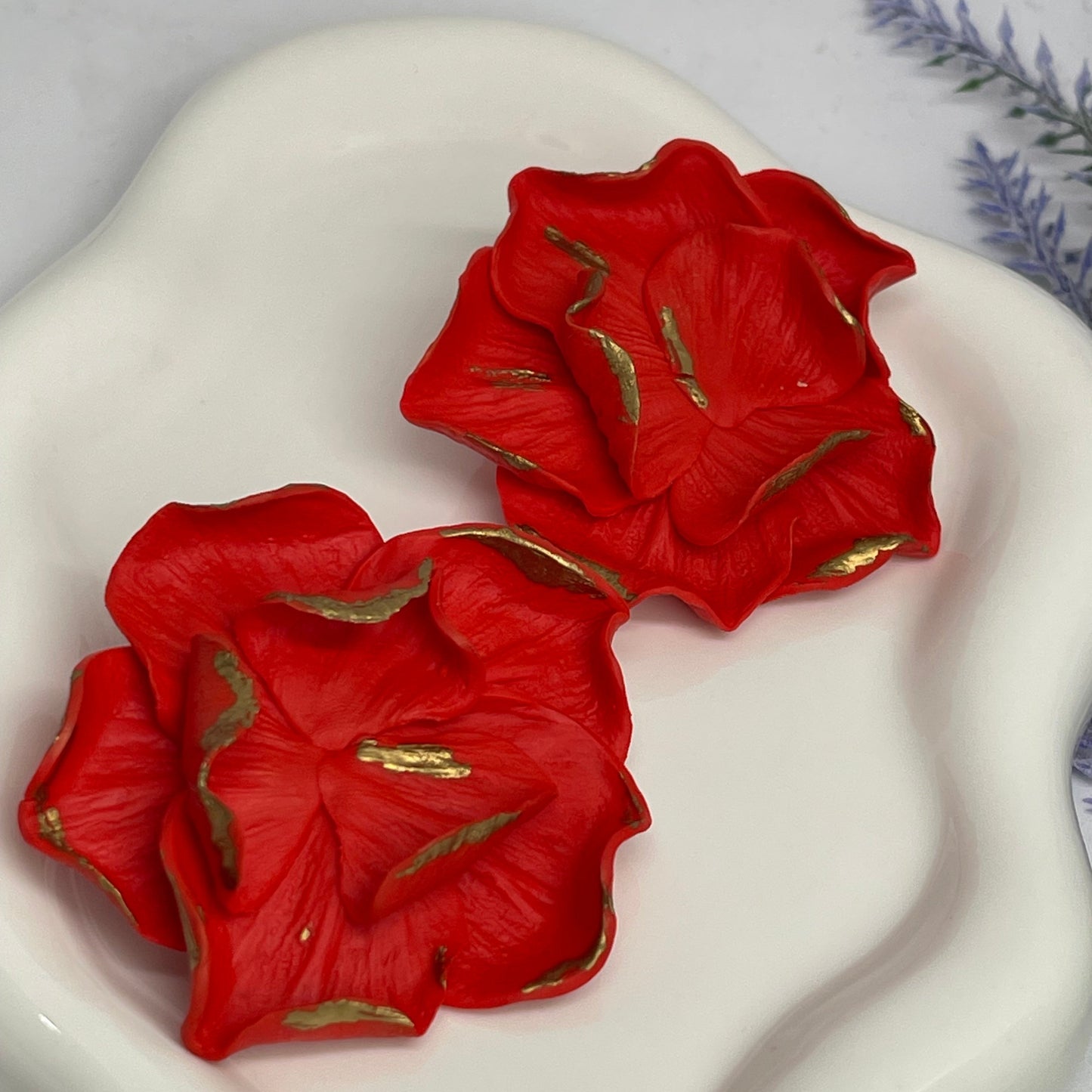 Statement red petal flower