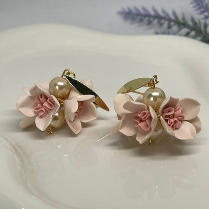 Light pink daffodils flower bouquet