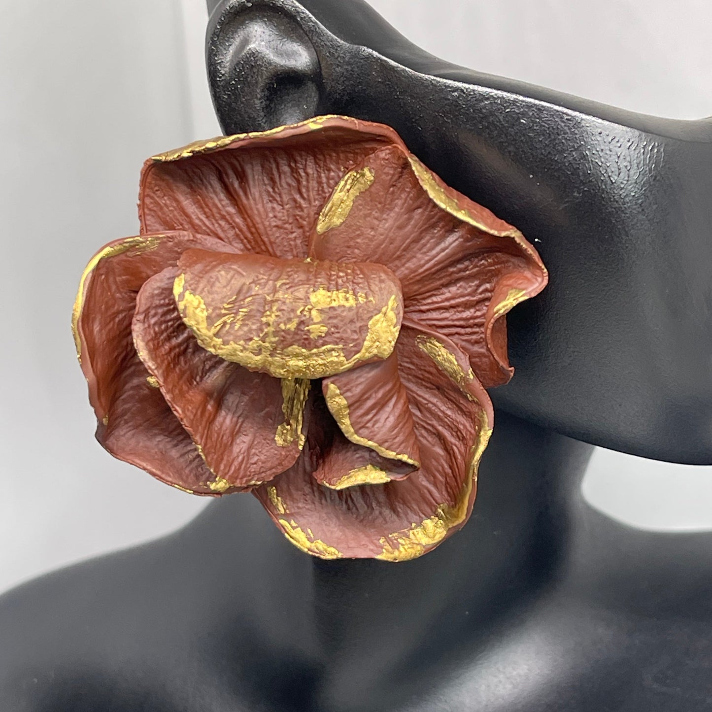 Statement brown petal flower