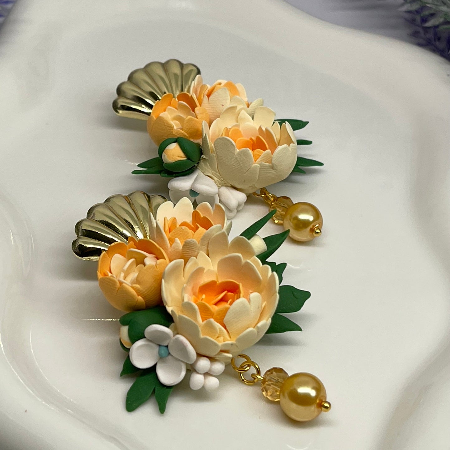 Creamy orange peonies flower style B
