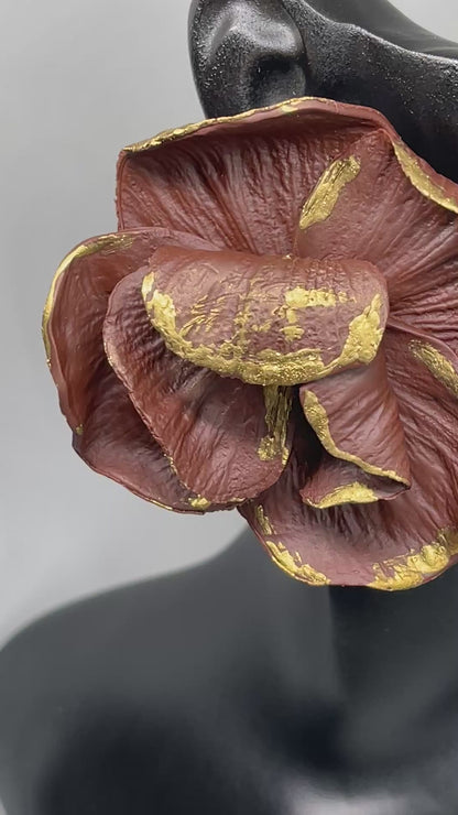 Statement brown petal flower